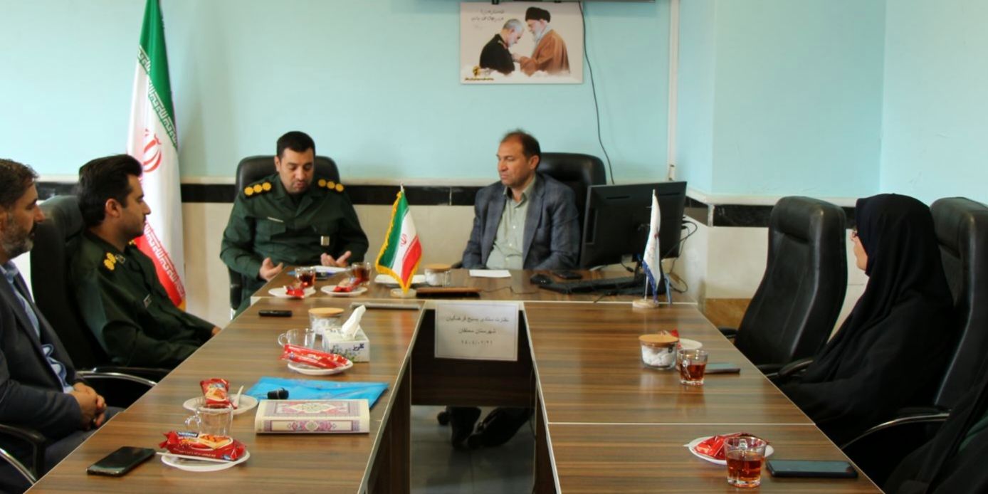 نشست صمیمی مدیر آموزش و پرورش سملقان با مسئول بسیج فرهنگیان 