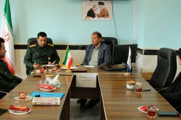 نشست صمیمی مدیر آموزش و پرورش سملقان با مسئول بسیج فرهنگیان 