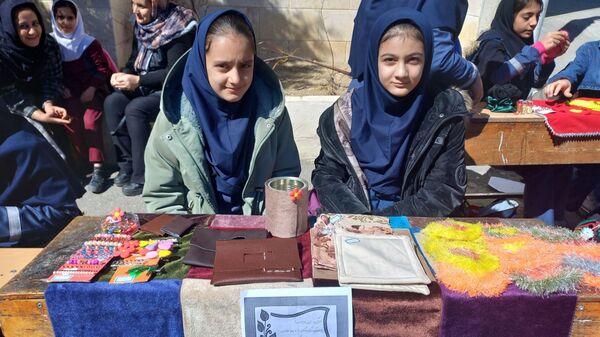 بازارچه مدرسه حاج عبدالله کاظمی شهرستان الیگودرز
