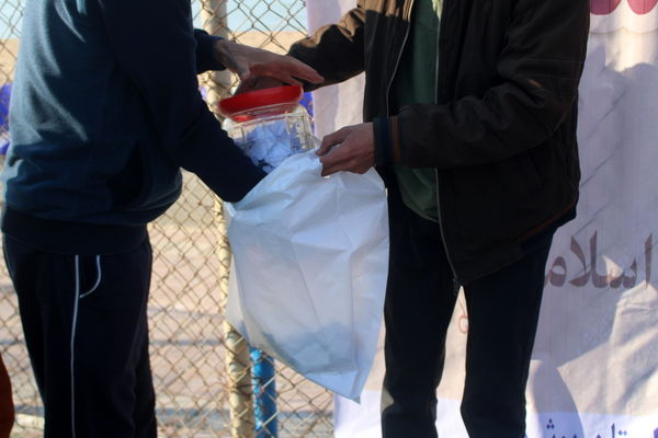 پیاده‌روی خانوادگی در روستای هلیله شهرستان بوشهر 