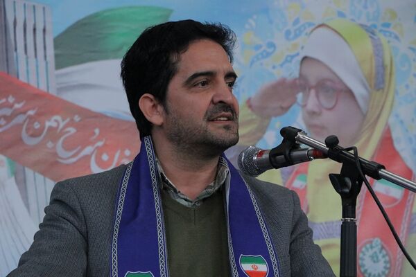 بهارستان دو صحنه همفکری، همدلی و همکاری پیشتازان در همایش یاوران انقلاب