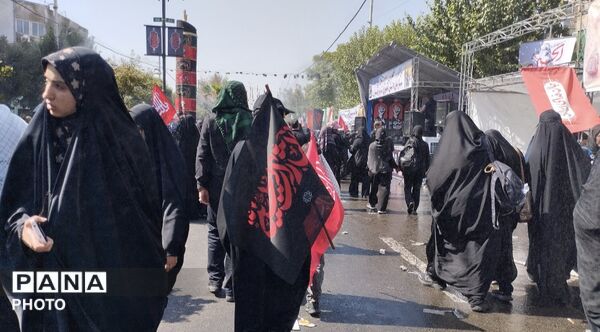  نقش‌آفرینی اعضای سازمان دانش‌آموزی در همایش بزرگ جاماندگان اربعین