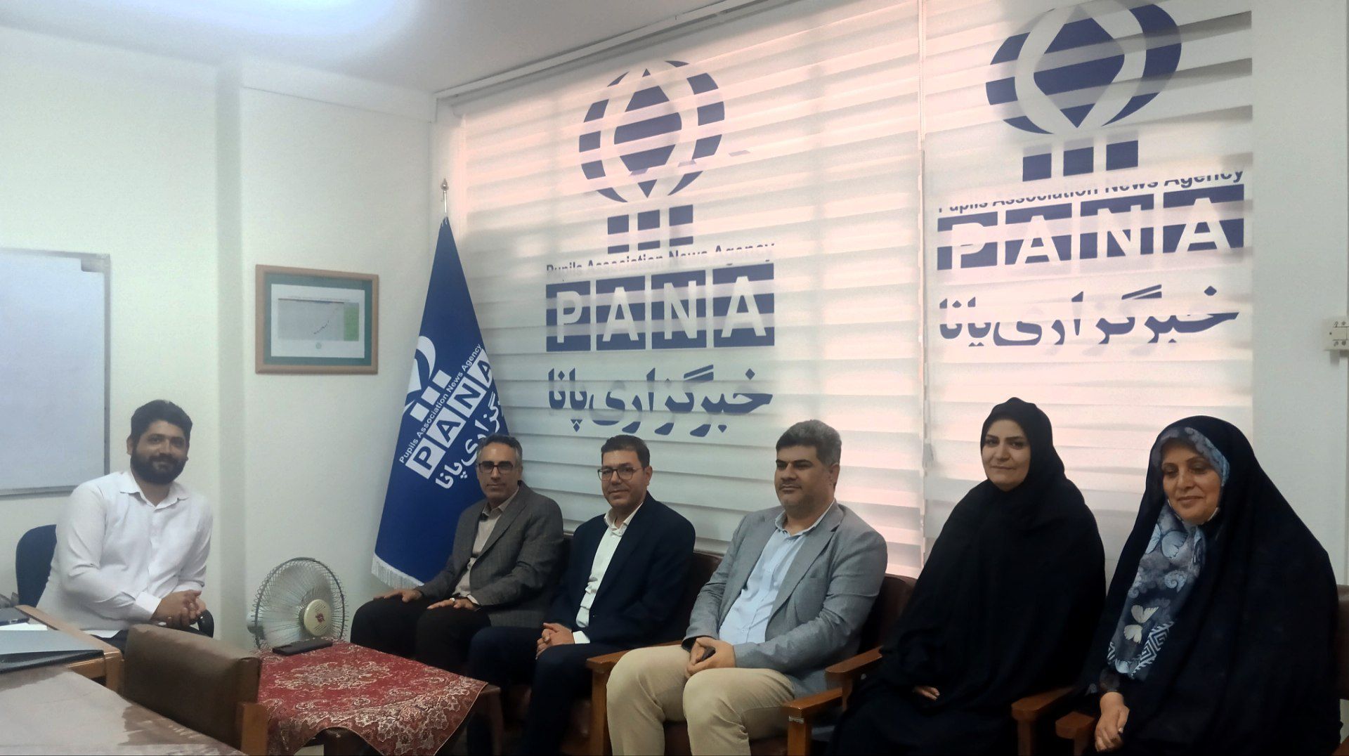 مدیر آموزش و پرورش ناحیه 2 زنجان با حضور در سازمان دانش‌آموزی روز خبرنگار را گرامی داشت