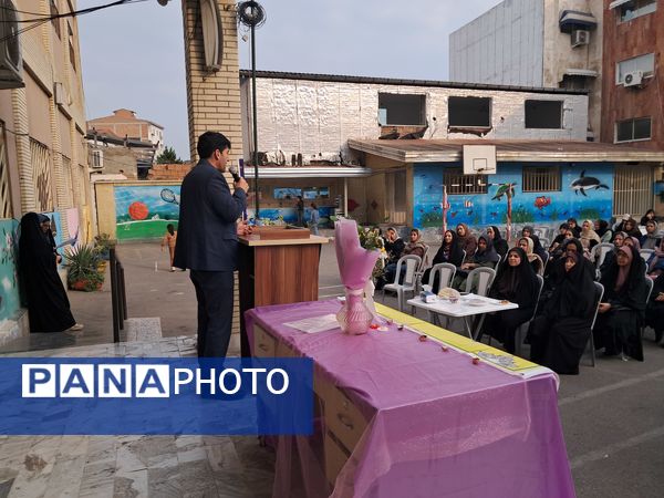 گرامیداشت هفته پیوند اولیا و مربیان در دبیرستان بهار آزادی قائمشهر