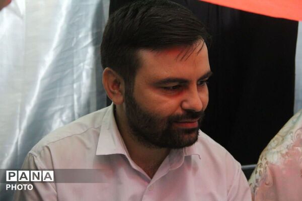 وقتی «بله» زیر سایه عشق علوی طنین‌انداز شد؛ روایت یک شب متفاوت در غرفه مهدی‌ یاران
