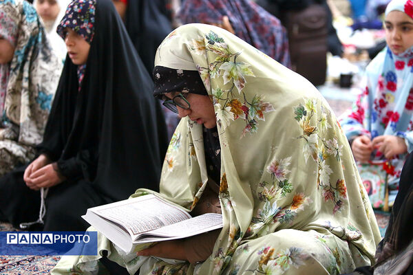 اعتکاف دانش‌آموزی در مسجد چهارده معصوم (ع)