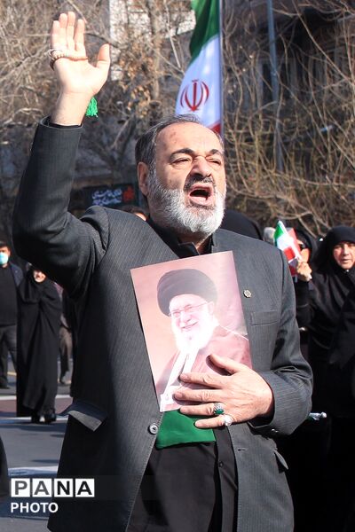بیعت مردم تهران با سومین رهبر انقلاب