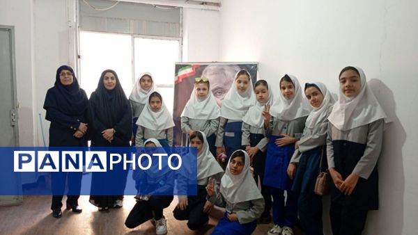 بازدید دانش‌آموزان دبستان درخشنده از پژوهش سرای آیندگان 