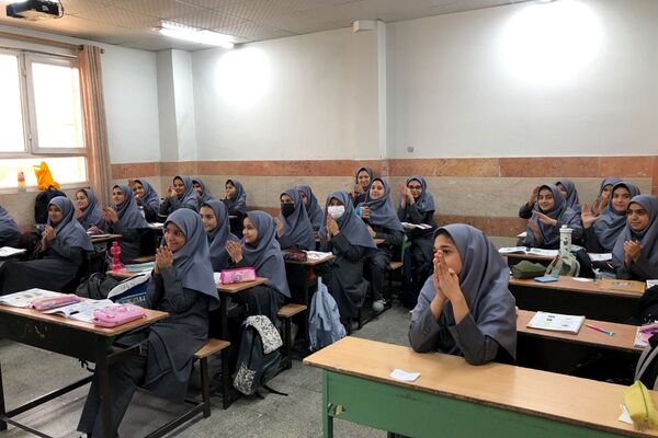 برگزاری انتخابات همیار مشاور در آموزشگاه شاهد نجمه ناحیه دو شهرری 