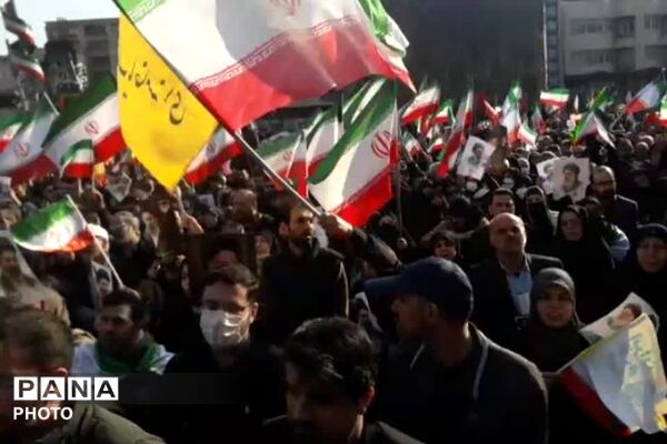 بیعت مردم انقلابی شهرری با سومین رهبر انقلاب 