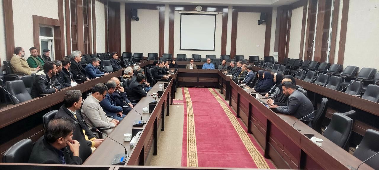 گردهمایی معاون استاندار و فرماندار ویژه تربت حیدریه با فعالان گردشگری و صنایع دستی در آستانه بهار