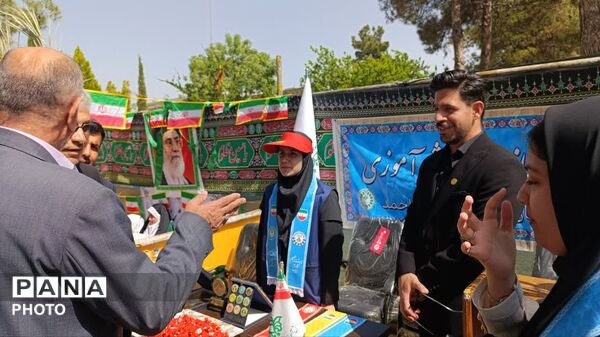 جشن روز معلم با حضور معاون پرورشی و فرهنگی وزیر آموزش و پرورش