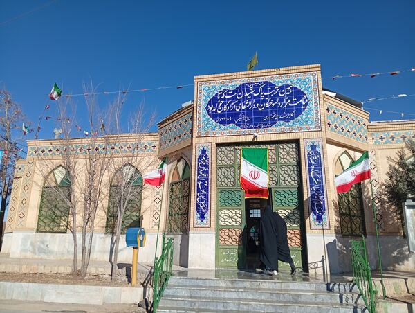 محفل شهدا در گلزار شهدای شهر بن 