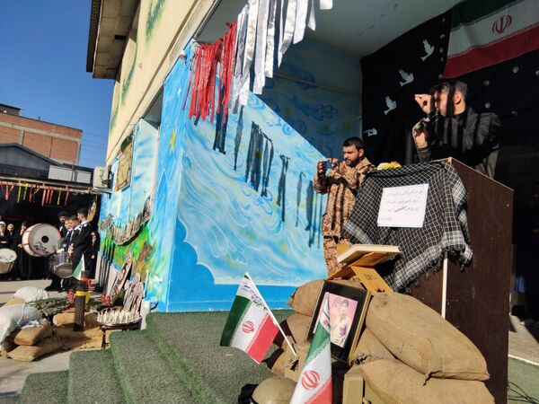 دبیرستان نجم میزبان پیکر یک شهید گمنام شد