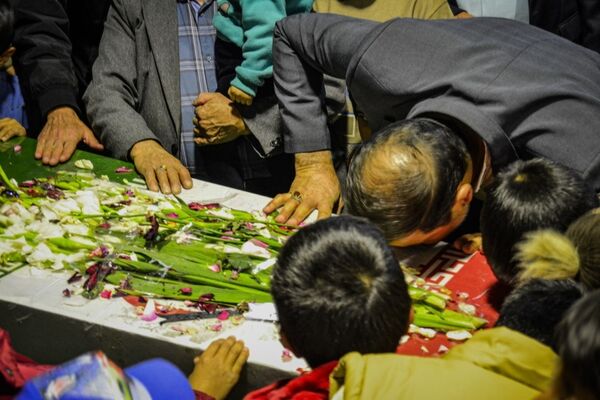 مراسم اکران فیلم سینمایی مجنون در دبیرستان کوثر شهر رباط‌سنگ