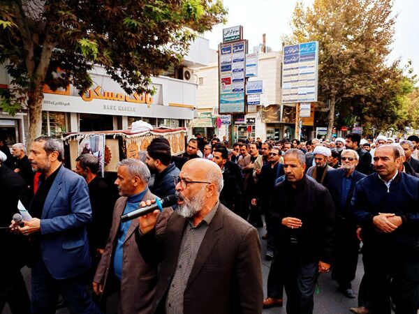 مراسم تشییع عالم بزرگ آیت‌الله برهانی در کاشمر