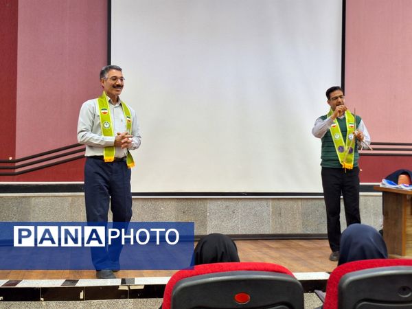 کارگاه آموزشی و توجیهی مربیان پیشتاز تربت حیدریه 