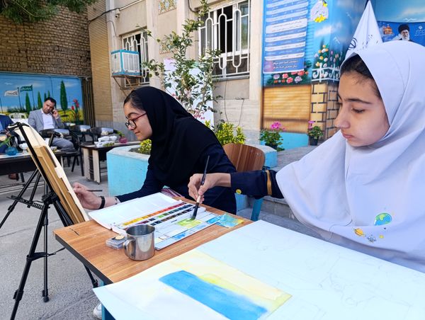 نواختن زنگ سپاس معلم در دبیرستان و دبستان میرزا جعفر سروقد