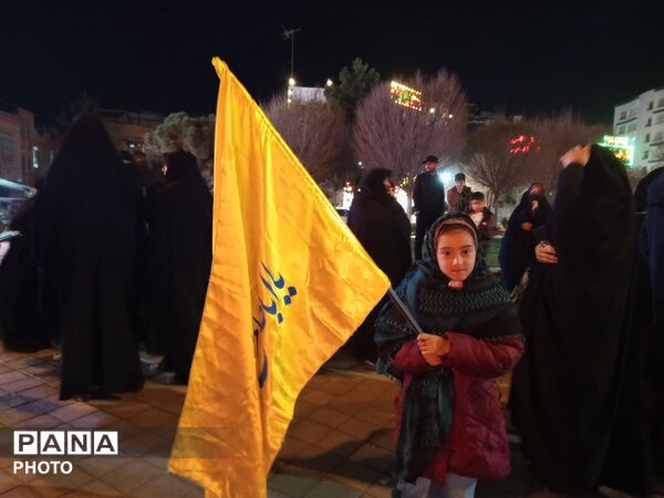 تجمع مردم بصیر نیشابور در شب هفتم شهادت رهبر انقلاب