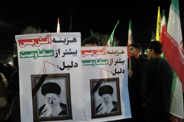 چهل روز از شهادت رهبرمان گذشت اما مردممان همچنان در میدانند