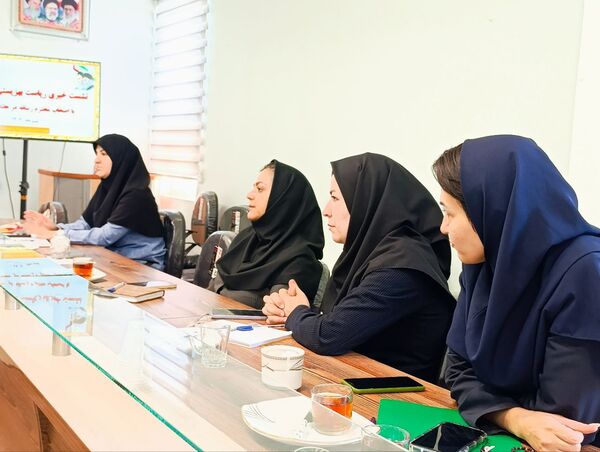 نشست خبری اصحاب رسانه با رییس اداره بهزیستی شهرستان خلیل آباد 