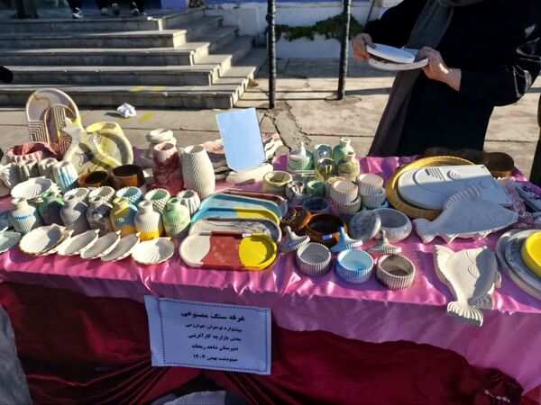 بازارچه کارآفرینی در دبیرستان شاهد ریحانه