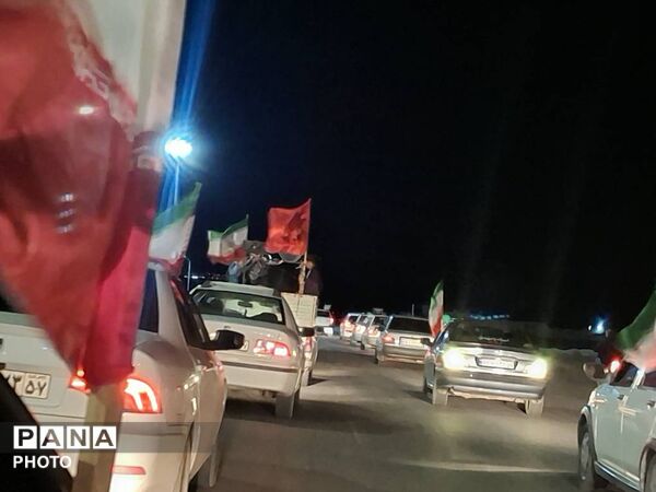 حرکت کاروان خودرویی و موتوری بیعت با رهبر انقلاب در شهر آوه