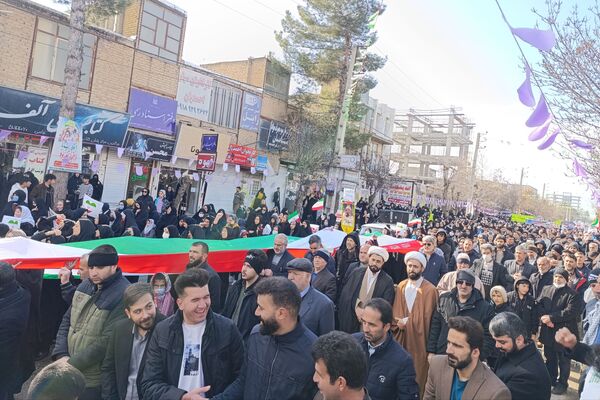 راهپیمایی باشکوه ۲۲ بهمن در اسلام آباد غرب