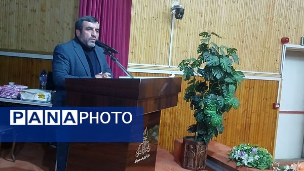 آیین تجلیل از دانش آموزان برتر دبیرستان عترت محمودآباد 