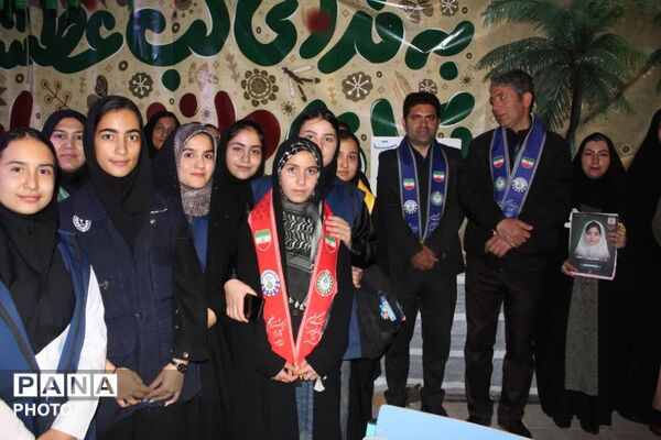 مراسم سازمان دانش‌آموزی فاروج به یاد دانش‌آموزان شهید میناب