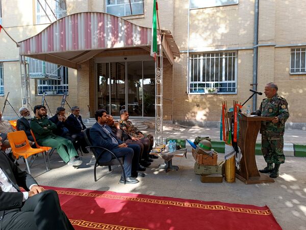 گرامیداشت هفته دفاع مقدس در اداره آموزش و پرورش ناحیه ۳ مشهد