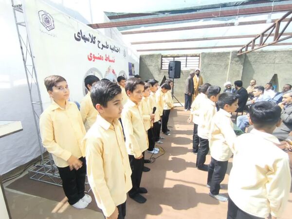 تقدیر از گروه سرود دبستان شهید پسندیده فدافن 