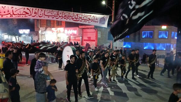 اهتزار پرچم ماه محرم در شهر بن 