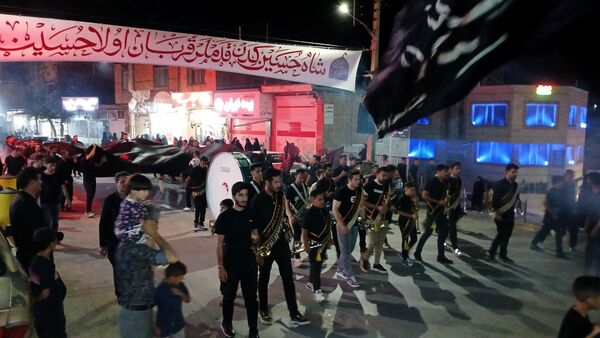 اهتزار پرچم ماه محرم در شهر بن 