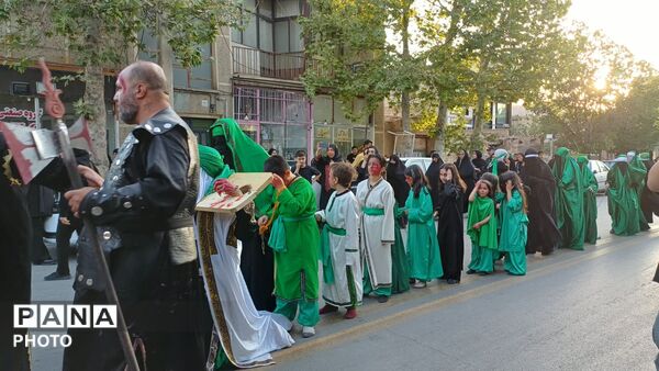 شور حسینی در نخستین روز صفر میزبان کاروان نمادین اسرای شام در تفرش 