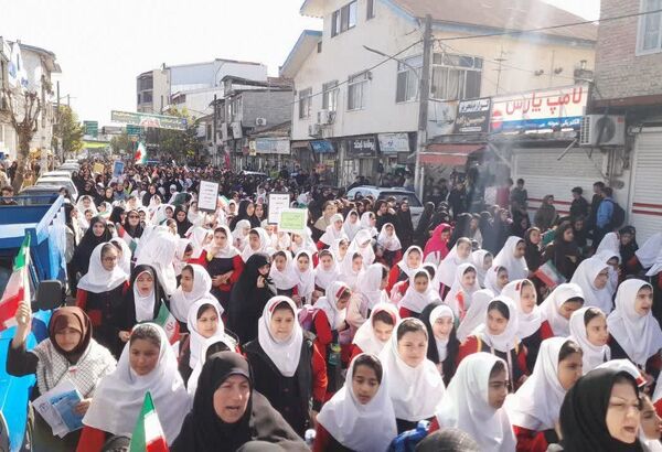 راهپیمایی ۱۳ آبان در منطقه رحیم‌آباد