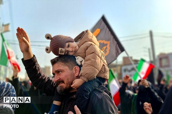 بیعت مردم قرچک با سومین رهبر نظام مقدس جمهوری اسلامی ایران