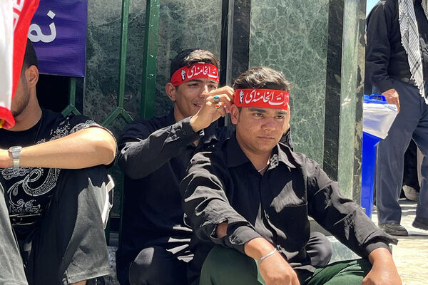 مشهد در سوگ؛ بدرقه باشکوه رهبر شهید انقلاب در جوار بارگاه رضوی