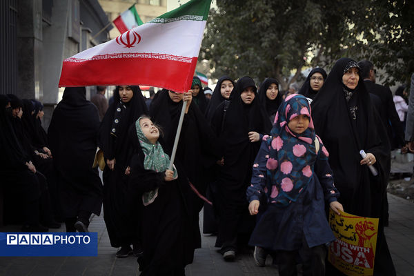 حضور وزیر آموزش و پرورش در راهپیمایی 13 آبان