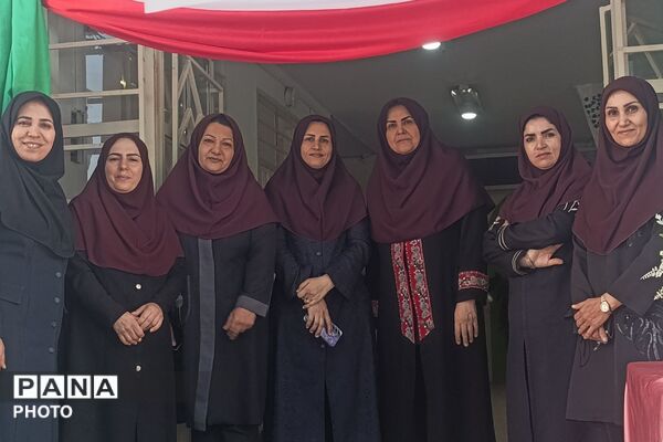 جشن جوانه ها در دبیرستان مهر نیشابور
