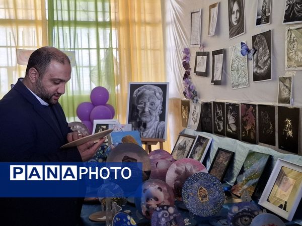 برپایی نمایشگاه «ماها» در دبیرستان شاهد معراج ناحیه یک کرج 