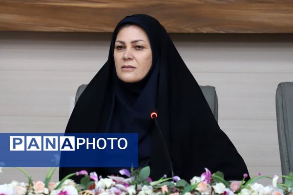 نشست هم‌اندیشی بانوان ستادی اداره‌کل آموزش و پرورش آذربایجان‌شرقی