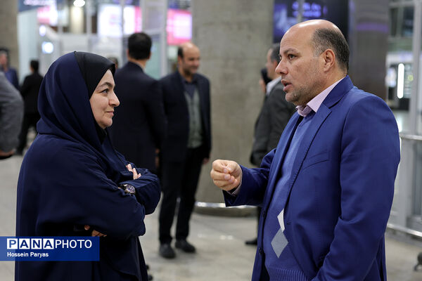 بازگشت طلایی‌پوشان بلندقامت دانش‌آموز ایران با کاپ قهرمانی