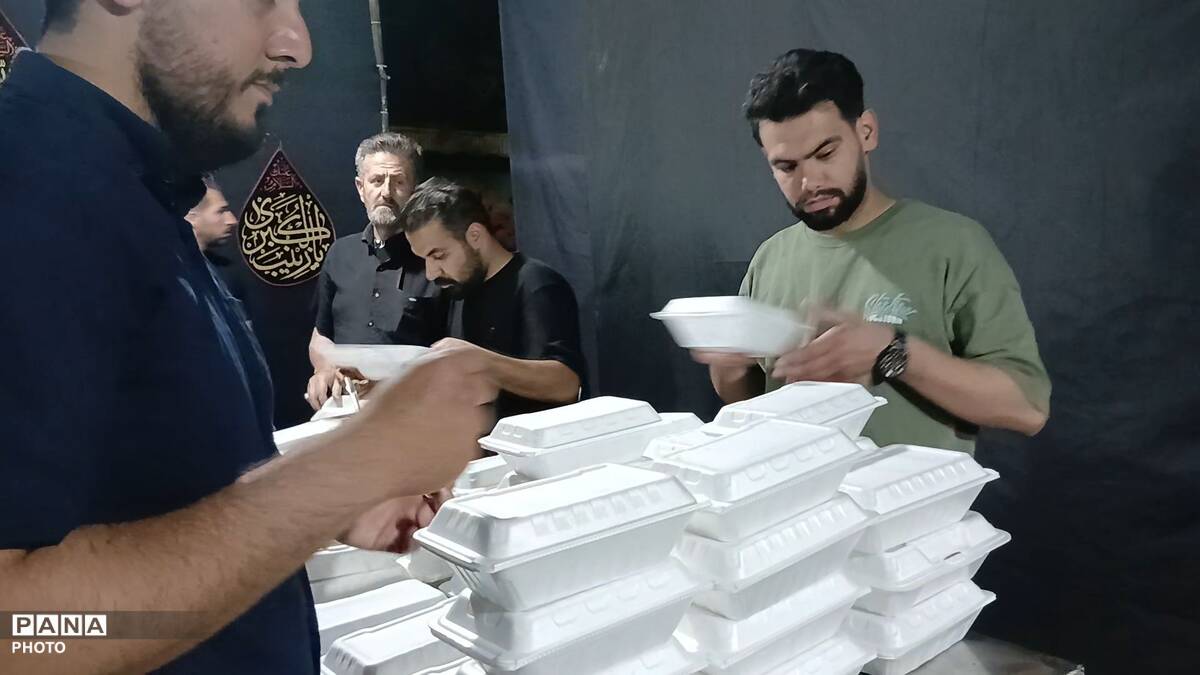 حضور پرشور مردم هیو در شب دهم محرم