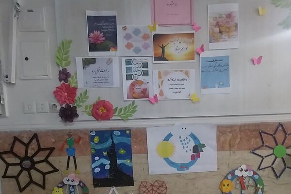 نمایشگاه دست سازه های دانش‌آموزی در دبستان شهید مجید مجیدی ناحیه دو شهرری 