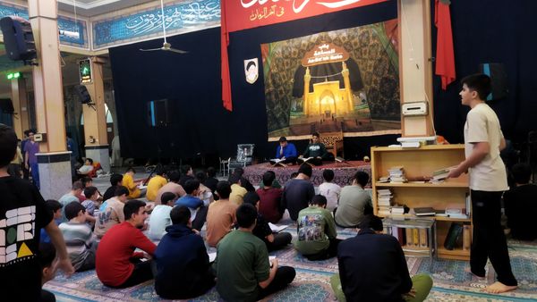 دم دمای اذان و قرائت آیاتی چند از قرآن 