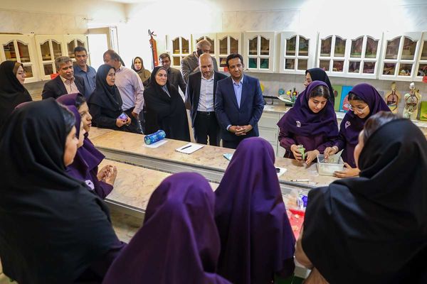 بازدید مدیرکل آموزش‌وپرورش کرمان از مجتمع آموزشی «اندیشه هوشمند ارگ»