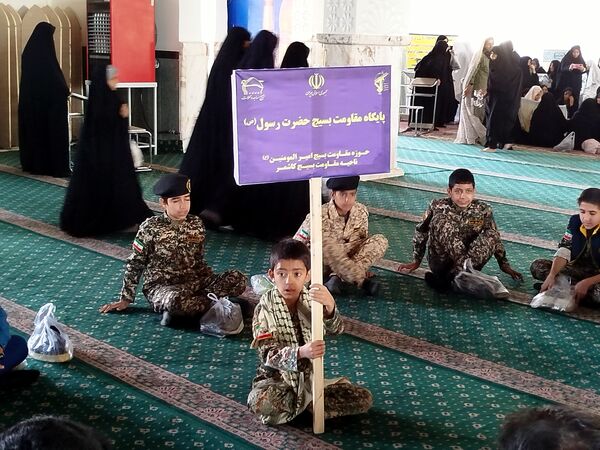 گردهمایی باشکوه بسیجیان کاشمر در باغمزار به مناسبت هفته بسیج  