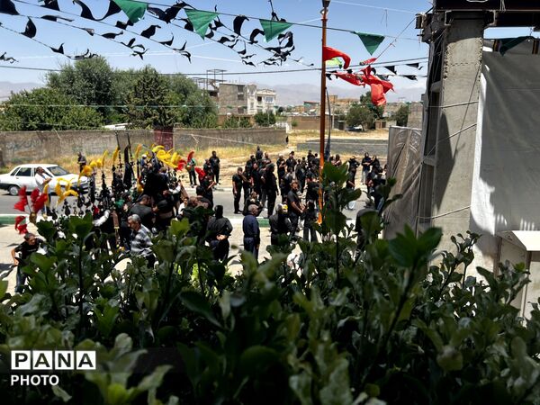 عزاداری پرشور ظهر عاشورا در شهرک ینگی امام
