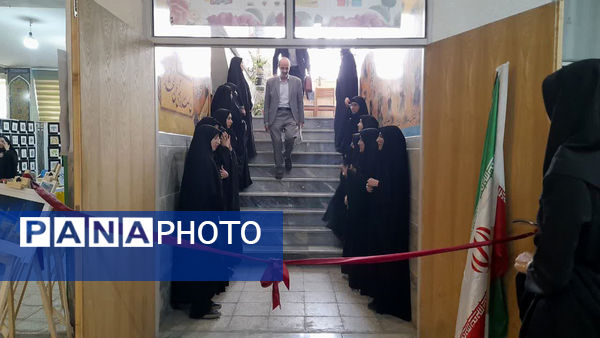 نمایشگاه هفته معرفی مشاغل در هنرستان شاهد نجمیه قم 